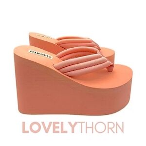 KAWANA // 90's retro-chic platform wedge sandals